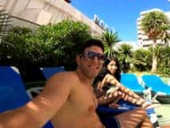 Antonio Mallorca se liga a una argentina en la piscina y se la tira